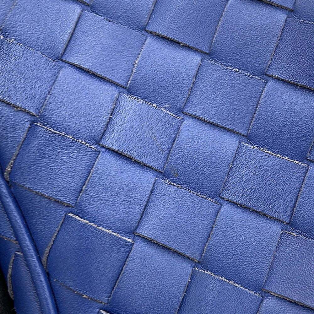 Bottega Veneta Intrecciato Shoulder Bag with Phone Pouch 729296 - Picture 6 of 13
